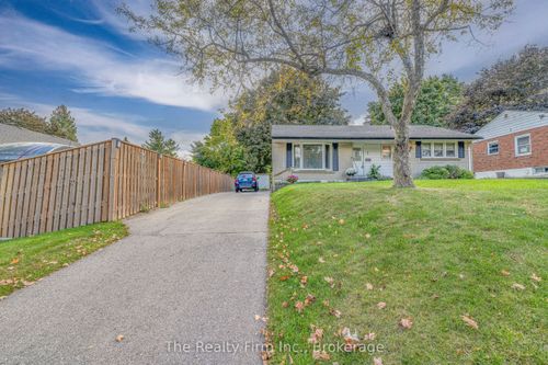 1 Earlscourt Cres, Woodstock, ON, N4S5H2 | Card Image