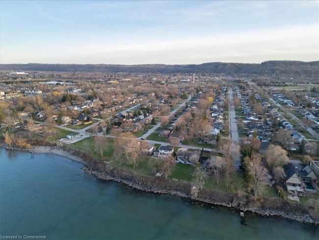 20 Lakeside Dr, House other with 5 bedrooms, 3 bathrooms and 6 parking in Grimsby ON | Image 46
