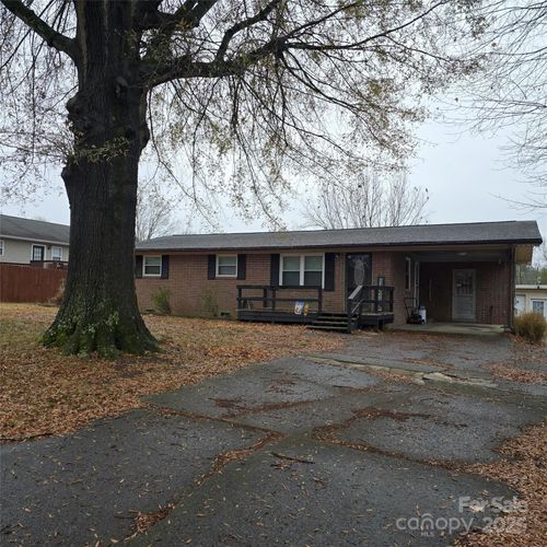 1196 Carolyn Dr, Albemarle, NC, 28001-4317 | Card Image