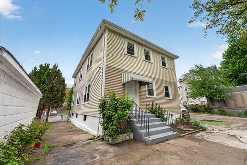 31 Bowdoin St, Providence, RI, 02909-2643 | Card Image