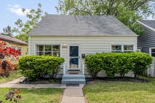 3613 N 77th St, Milwaukee, WI, 53222-3011 | Card Image