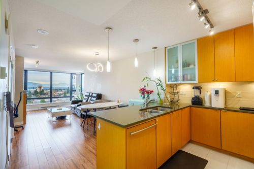 1802-7325 Arcola St, Burnaby, BC, V5E0A8 | Card Image