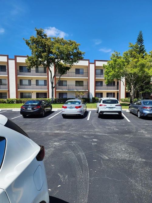 211-9655 N Belfort Cir, Tamarac, FL, 33321-1884 | Card Image