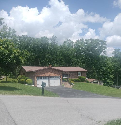 112 Gardenia Way, Princeton, WV, 24739-8521 | Card Image