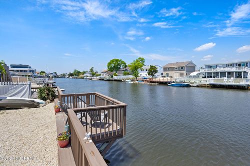 24 Mohawk Dr, LITTLE EGG HARBOR TWP, NJ, 08087-1101 | Card Image