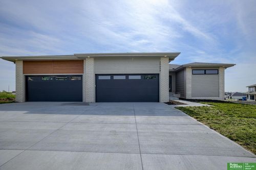 20658 Laurel Ave, Elkhorn, NE, 68022-1192 | Card Image