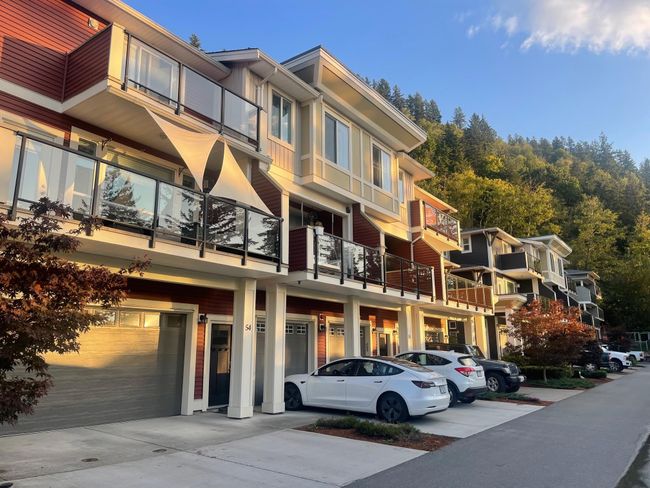 55 - 6026 Lindeman Street, Townhouse with 3 bedrooms, 3 bathrooms and 3 parking in Chilliwack BC | Image 2