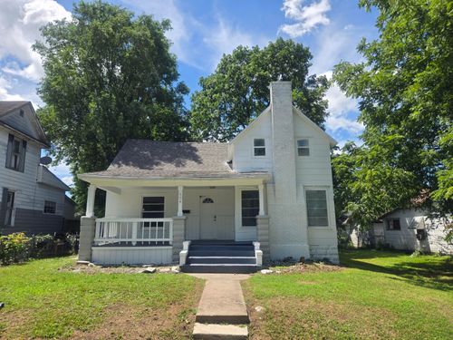 134 W Pleasant St, Aurora, MO, 65605-1441 | Card Image