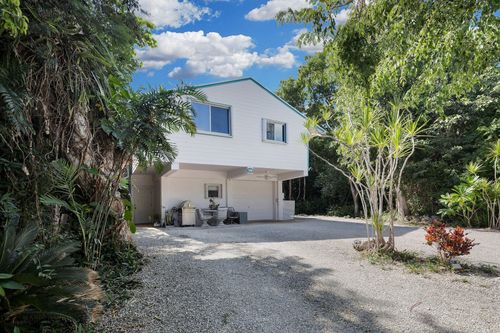 323 Bay View Ave, Key Largo, FL, 33037-2028 | Card Image