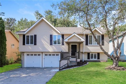 3508 Tudor Dr, Leavenworth, KS, 66048-5302 | Card Image