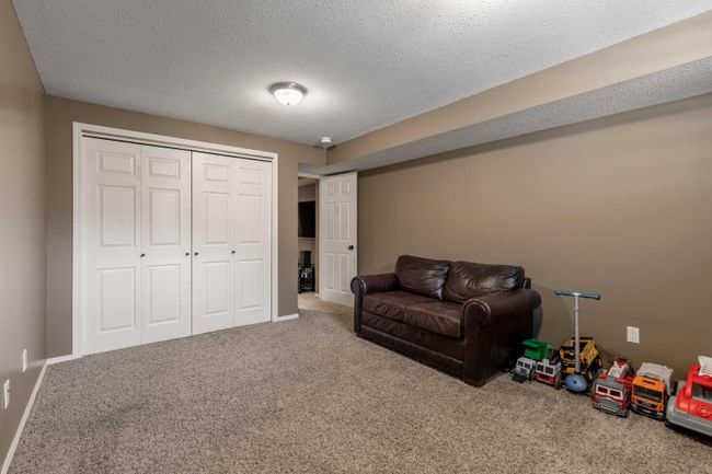215 Heritage Court W, Home with 4 bedrooms, 2 bathrooms and 2 parking in Lethbridge AB | Image 26
