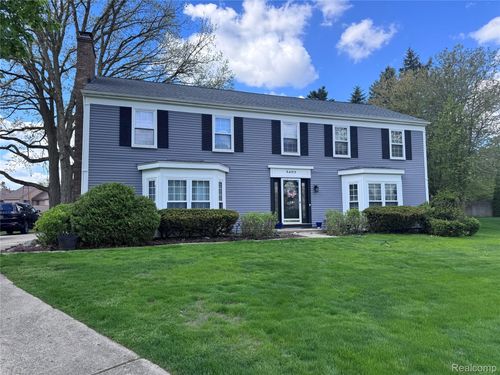5203 Forestdale Ct, West Bloomfield, MI, 48322-2043 | Card Image