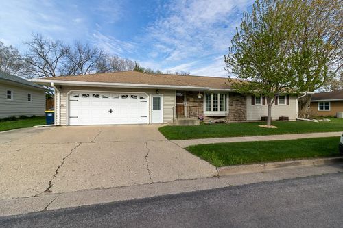 6 Hazelwood Ave, New Ulm, MN, 56073-2020 | Card Image