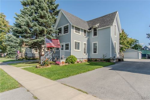 527 Theresa St, Clayton, NY, 13624-1238 | Card Image