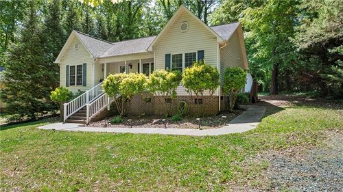 208 E Brown St, Randleman, NC, 27317-2046 | Card Image