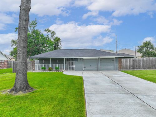 114 Crestway Dr, Baytown, TX, 77520-1114 | Card Image