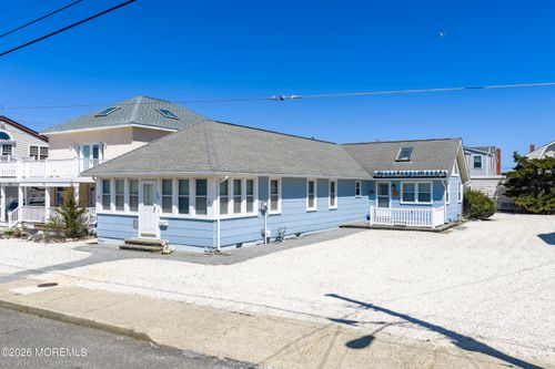 111 E 22nd St, Ship Bottom, NJ, 08008-4319 | Card Image