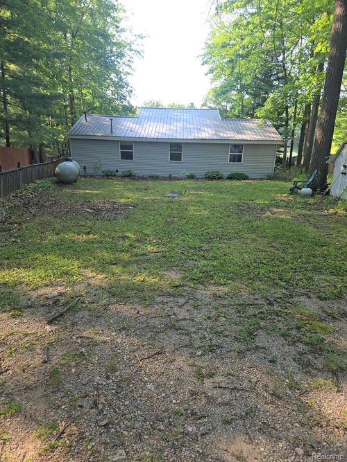 5049 Ruby Dr, Gladwin, MI, 48624-7701 | Card Image