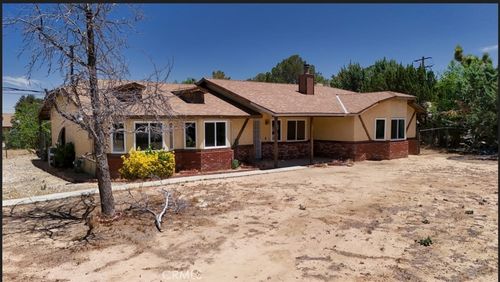 16520 Adelia St, Hesperia, CA, 92345 | Card Image