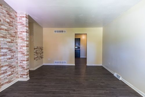 2207 Carmel Blvd, Zion, IL, 60099-3110 | Card Image