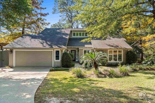 4 Leslie Ct, Fairhope, AL, 36532-3041 | Card Image
