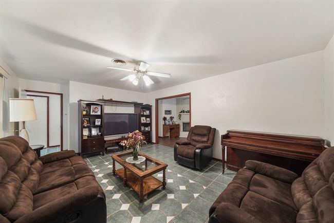 220 Brand Ln, House other with 3 bedrooms, 2 bathrooms and null parking in Stafford TX | Image 11