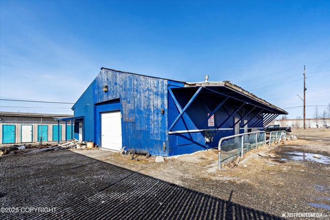 Overhead Door Side 2 | Image 13