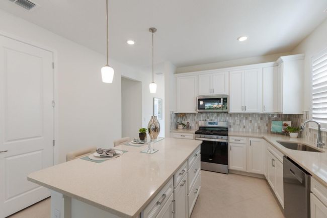 10470 Spring Tide Way, House other with 2 bedrooms, 2 bathrooms and null parking in PARRISH FL | Image 4
