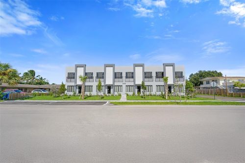 203-349 Nw 40 St, Oakland Park, FL, 33309 | Card Image