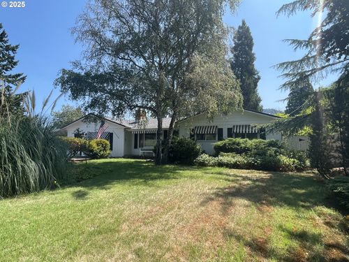 540 Taylor St, Myrtle Creek, OR, 97457-8754 | Card Image