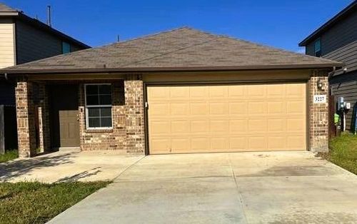 3227 Onion Crk, San Antonio, TX, 78245-4015 | Card Image