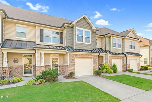 7817 Elmshire Way, Raleigh, NC, 27616-6843 | Card Image