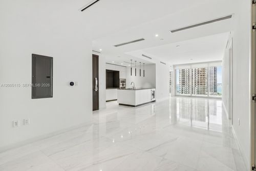 1002-300 Biscayne Boulevard Way, Miami, FL, 33131-2280 | Card Image