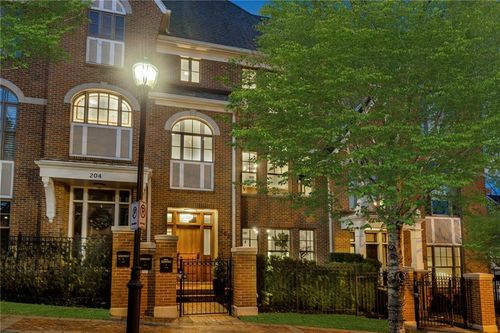 202 50th St, Kansas City, MO, 64112-2420 | Card Image