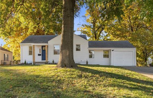 8613 W 54th Ter, Merriam, KS, 66202-1017 | Card Image