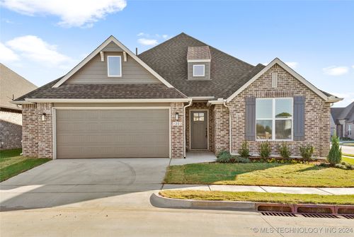 1203 N Elder Avenue, Broken Arrow, OK, 74012 | Card Image