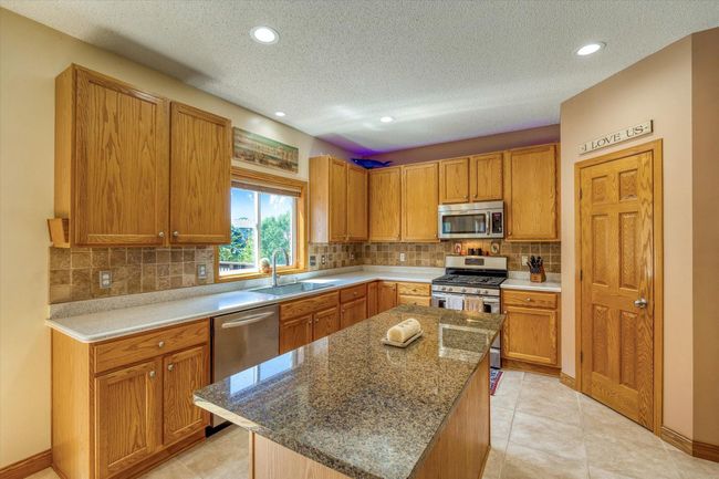Kitchen with tons of counter space! | Image 11