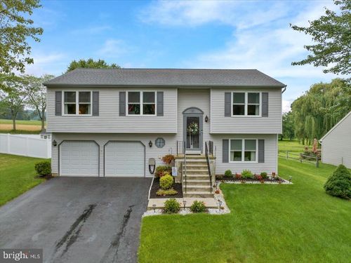 6 Dogwood Dr, WERNERSVILLE, PA, 19565-9458 | Card Image