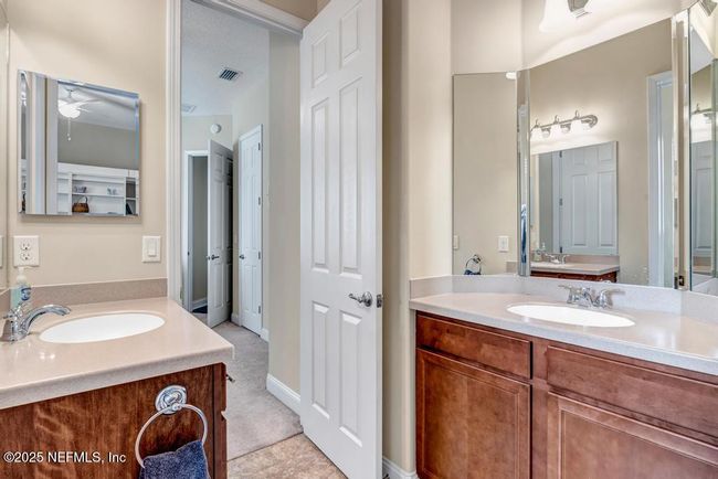 Jack and Jill bathroom, with 2 separate sinks | Image 24