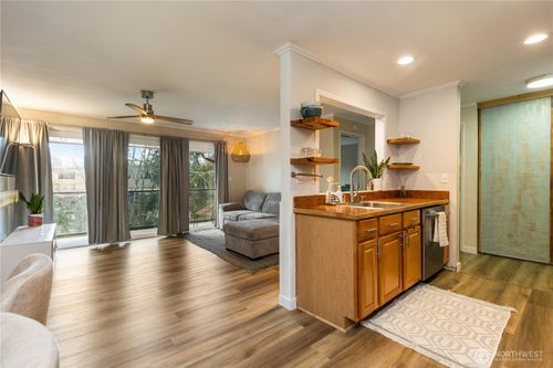 unit-431-19428 Aurora Ave N, Shoreline, WA, 98133-3976 | Card Image