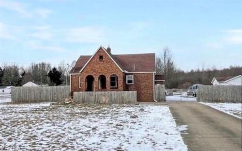 4242 Mccartney Rd, Lowellville, OH, 44436-9567 | Card Image