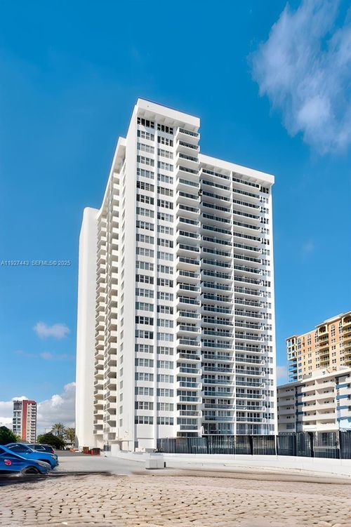 511-3140 S Ocean Dr, Hallandale Beach, FL, 33009-7245 | Card Image