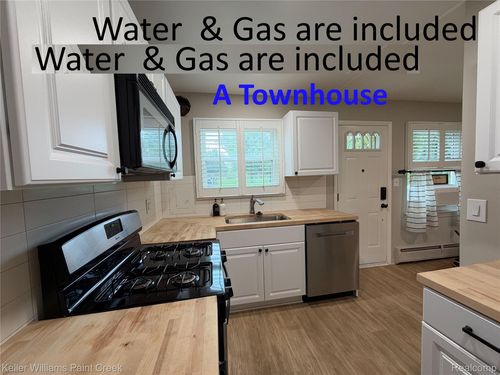 2708 W 13 Mile Rd, Royal Oak, MI, 48073-4406 | Card Image