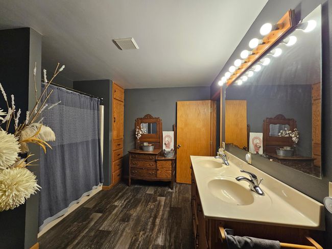 main level primary bath 1 | Image 28
