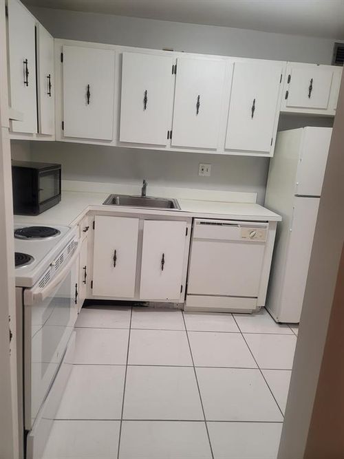 apt-12-2b-4354 Nw 9th Ave, Deerfield Beach, FL, 33064-1731 | Card Image