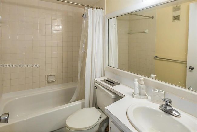 APT-2108 - 770 Claughton Island Dr, Condo with 1 bedrooms, 1 bathrooms and null parking in Miami FL | Image 12