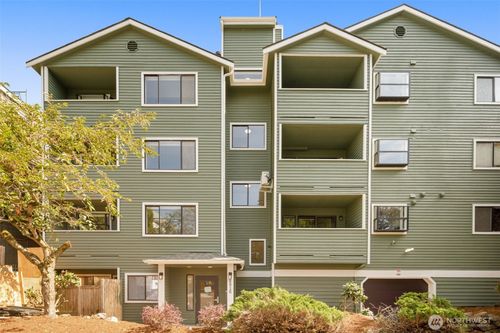 104-8816 Nesbit Ave N, Seattle, WA, 98103-4064 | Card Image