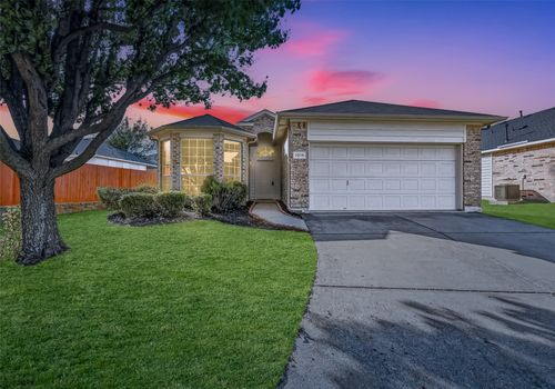 1016 Fairweather Dr, Fort Worth, TX, 76120-3322 | Card Image