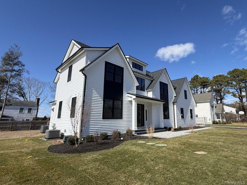 458 Harrison Ave, Miller Place, NY, 11764-3700 | Card Image