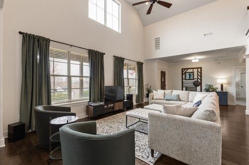 2200 Ne Steinbeck Dr, Bentonville, AR, 72712-3032 | Card Image